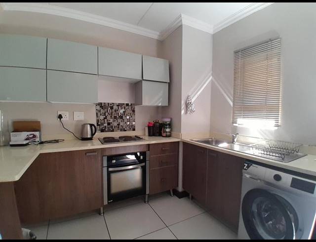 1 BEDROOM APARTMENT FOR SALE IN ROOIHUISKRAAL NORTH